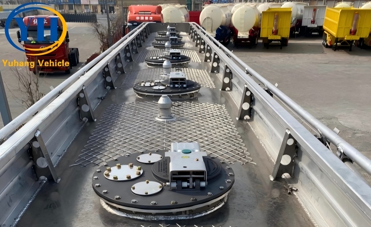 yh-3-axle-aluminum-alloy-tanker-semi-trailer-2-100082