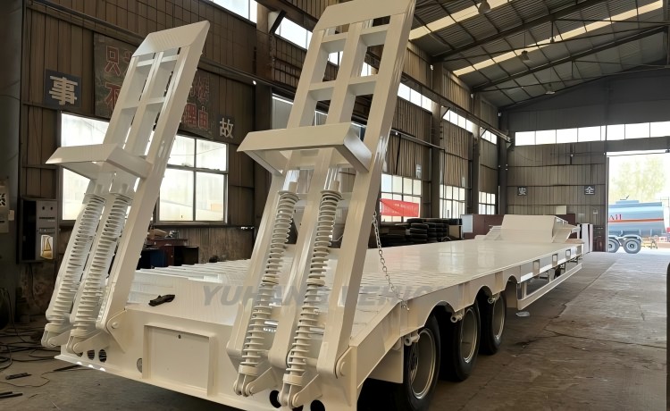 3-axle-lowbed-trailer-with-mechanical-ramp-2-100063