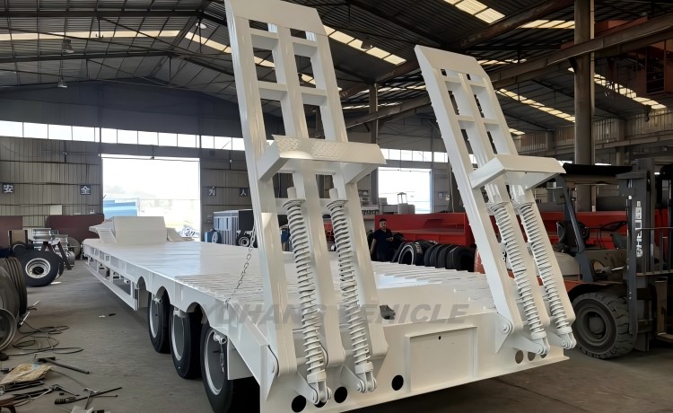 3-axle-lowbed-trailer-with-mechanical-ramp-4-100065
