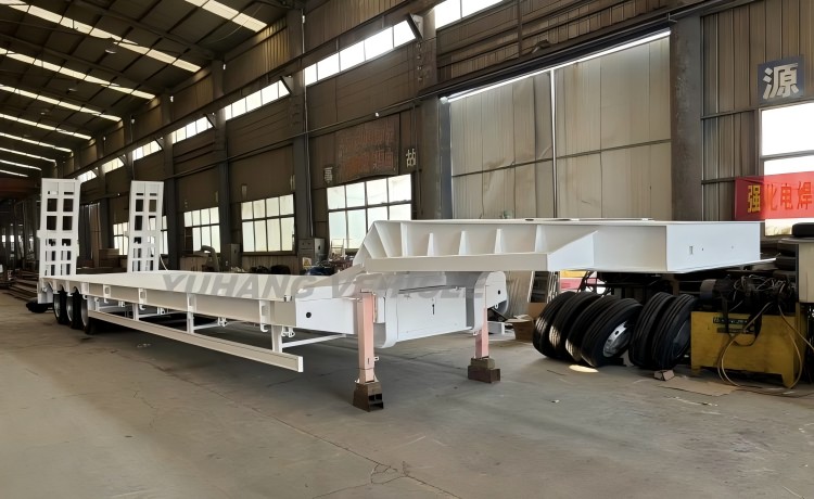 3-axle-lowbed-trailer-with-mechanical-ramp-3-100064