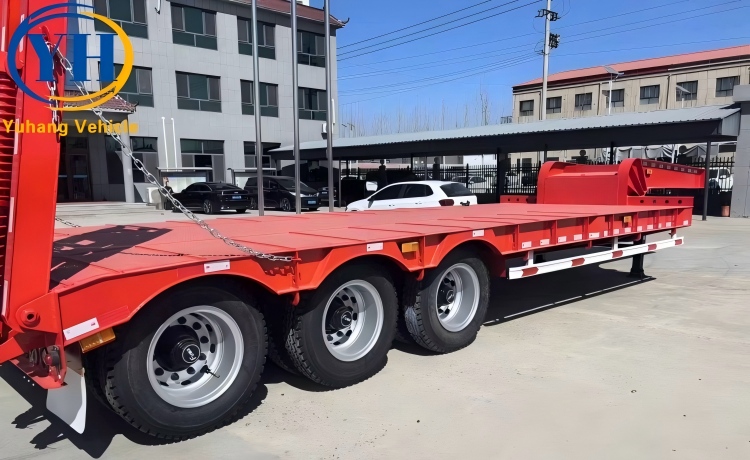 yh-tri-axles-semi-lowbed-trailer-3-100147