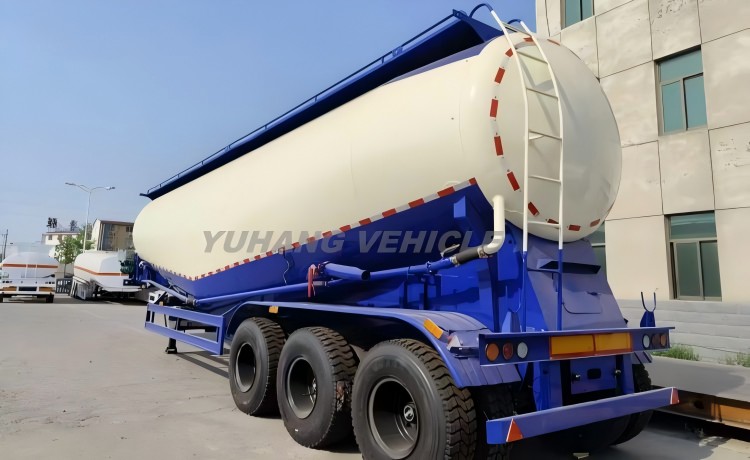35-cbm-pneumatic-sand-tanker-trailer-for-sale-3-100342